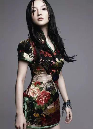 李小璐丝袜旗袍,演绎东方女性的优雅韵味