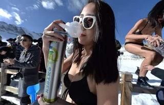 伊素婉直播视频穿丝袜,伊素婉直播惊艳瞬间