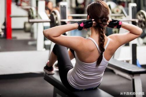 健身房教练轮奸丝袜老婆