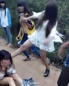 校园女生扒衣视频大全